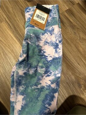 The North Face Womens Tie-Dye Leggings in Blue, Green & Light Pink